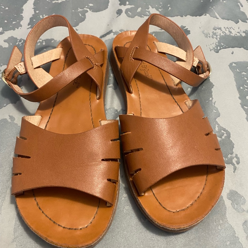 Girls size 2 brown Cat&Jack sandals